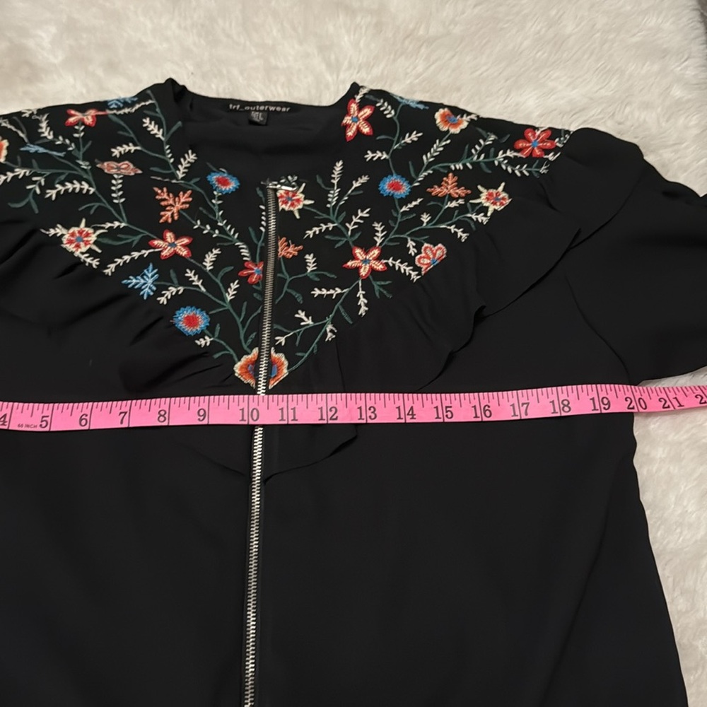 ZARA TRAFALUC Floral Embroidered Frill Black Jacket ~ Like New - Picture 11 of 12